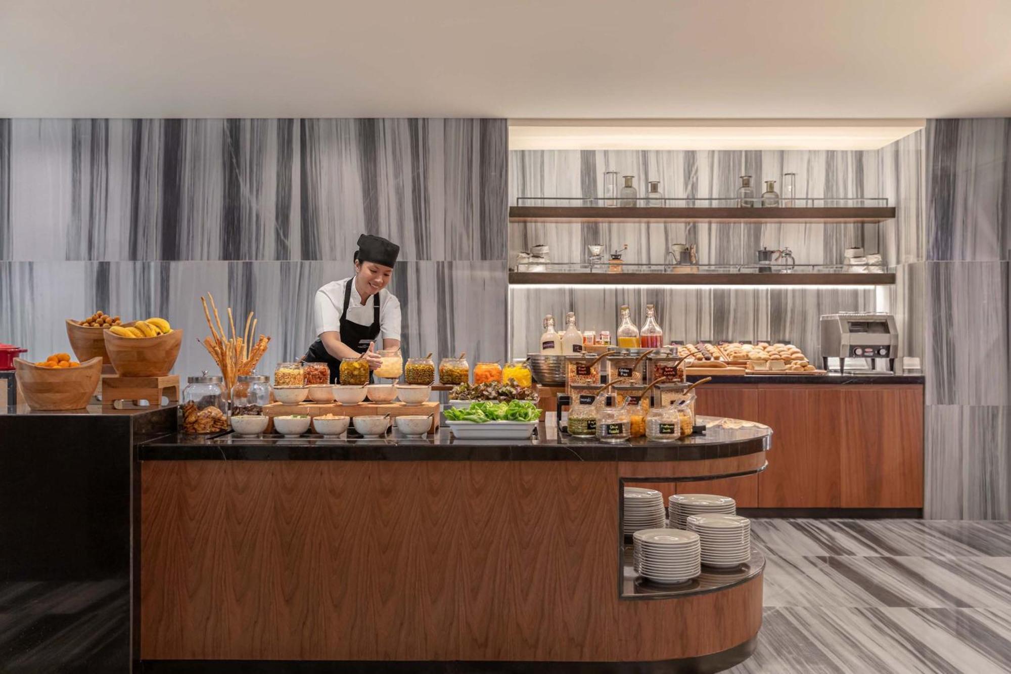 Sheraton Manila Hotel At Newport World Resorts Пасай Екстериор снимка